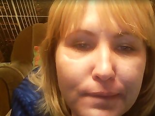 Während Mann bei der Arbeit Reife masturbiert, während Sie in einem sex-cam-chat